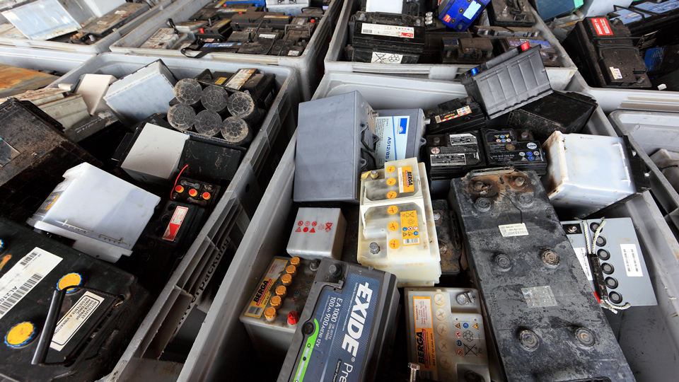 Europaparlament erhöht Recyclingziele für Batterierohstoffe