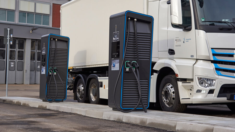 E-Lkw: Startschuss für das Milence-Ladesäulen-Netz